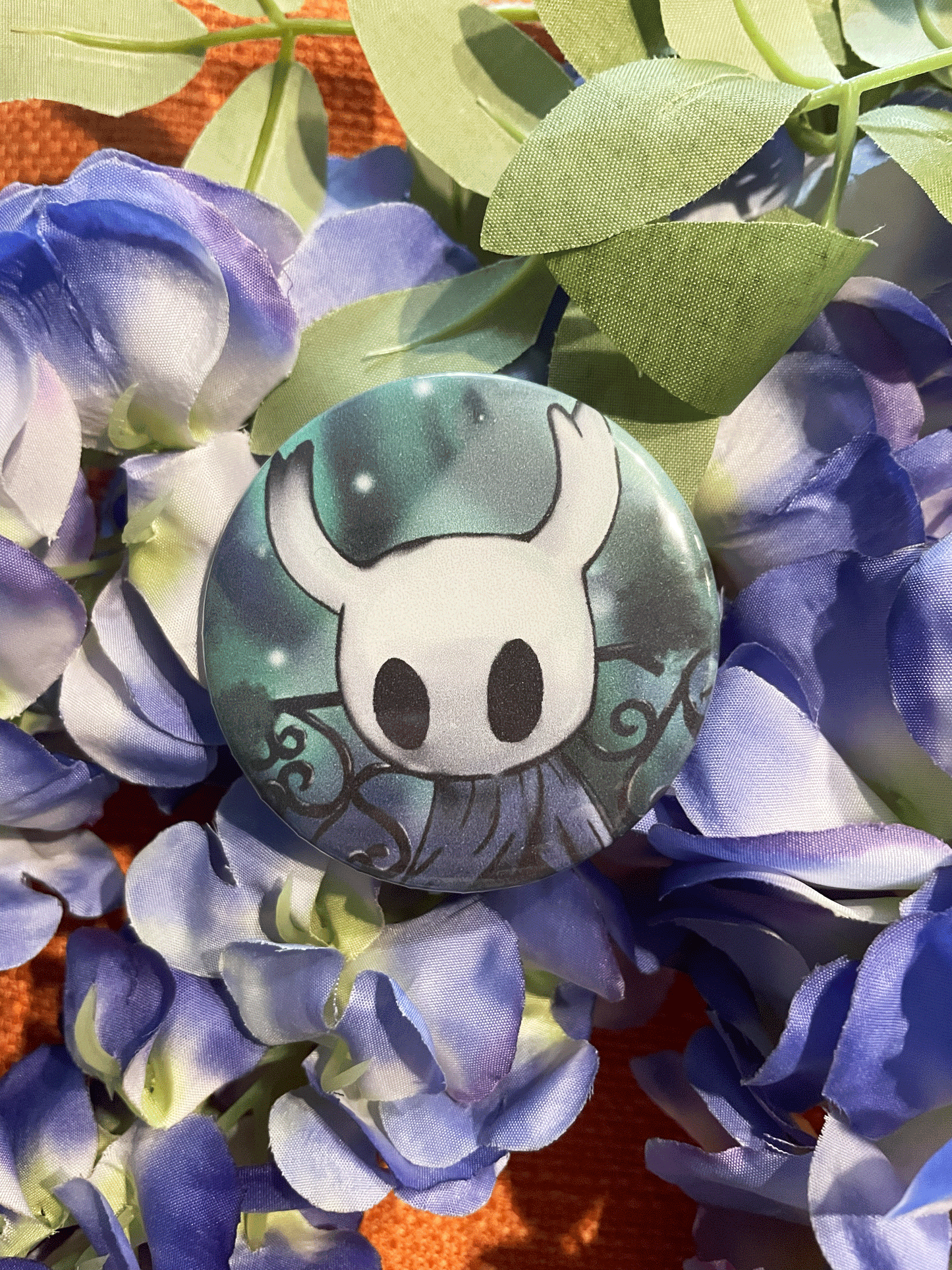 Hollow Knight Large Button Pin – 58mm